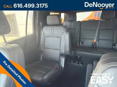 Used 2023 Chevrolet Suburban RST w/ Luxury Package AWD/4WD image 12