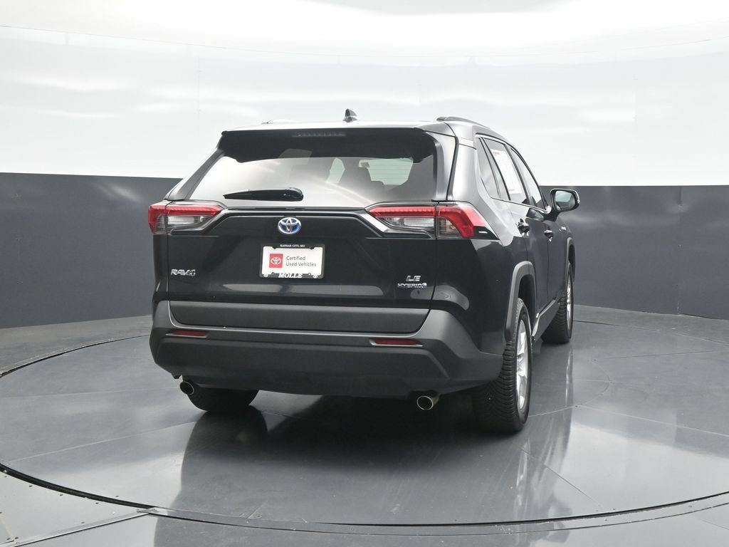 Used 2020 Toyota RAV4 LE w/ Carpet Mat Package AWD/4WD image 6