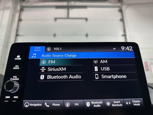 Used 2025 Honda Pilot Touring image 32