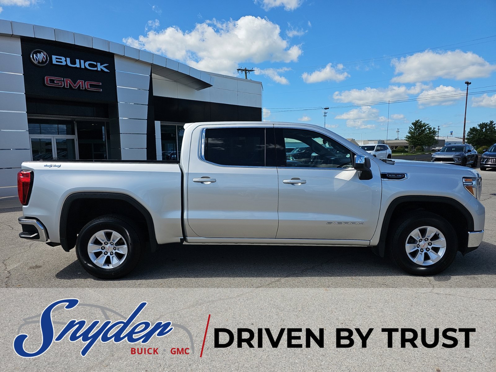 Used 2019 GMC Sierra 1500 SLE w/ SLE Value Package AWD/4WD image 8