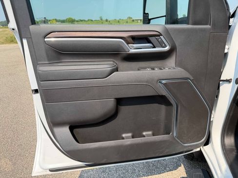 Used 2025 Chevrolet Silverado 2500 LT w/ Convenience Package AWD/4WD image 25