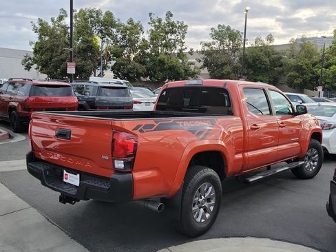 Used 2018 Toyota Tacoma SR5 RWD image 4