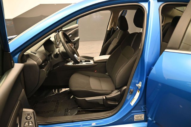 Used 2024 Nissan Sentra SV FWD image 15