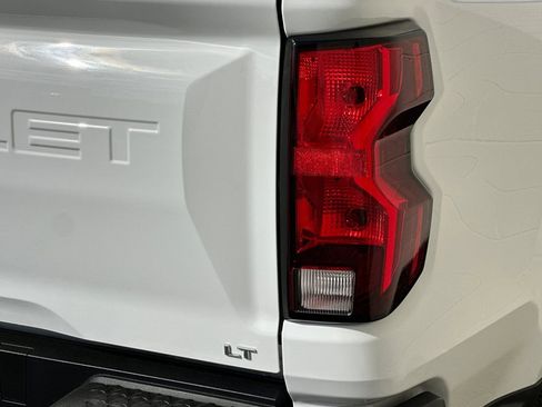 Used 2024 Chevrolet Colorado LT w/ LT Convenience Package image 36