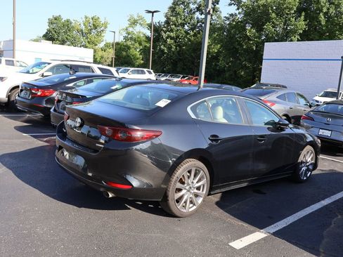 Used 2019 MAZDA MAZDA3 Sedan w/ Select Package FWD image 4