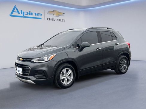 Used 2019 Chevrolet Trax LT w/ LT Convenience Package image 1