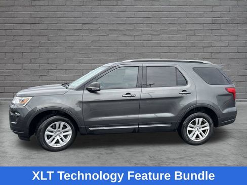 Used 2019 Ford Explorer XLT w/ Equipment Group 202A AWD/4WD image 4