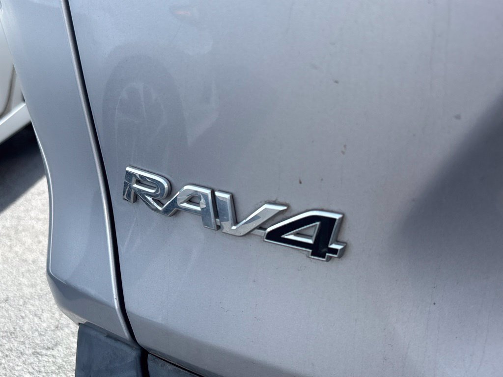 Used 2024 Toyota RAV4 XLE FWD image 9