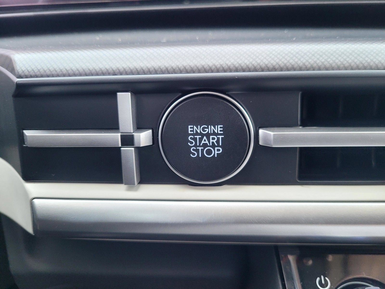 New 2026 Hyundai Santa Fe SE FWD image 19