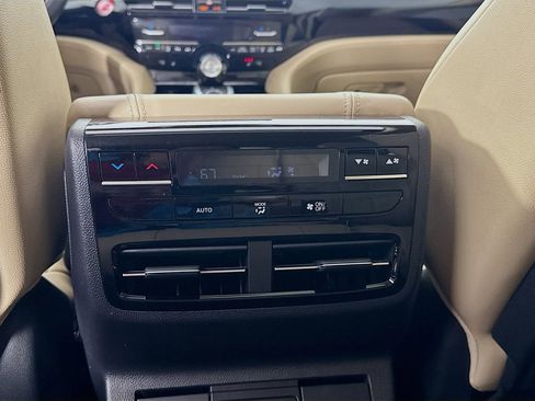 Used 2023 Acura MDX FWD image 30