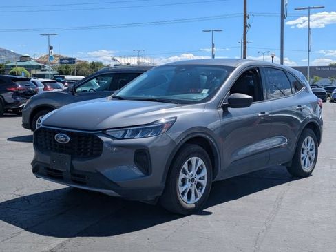Used 2025 Ford Escape Active AWD/4WD image 9