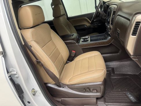 Used 2018 GMC Sierra 3500 Denali w/ Duramax Plus Package AWD/4WD image 30