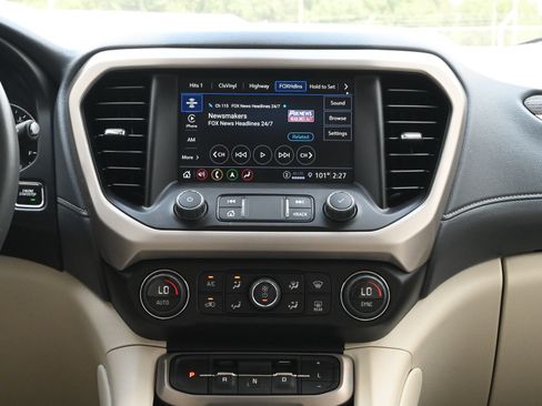 Used 2023 GMC Acadia Denali AWD/4WD image 13