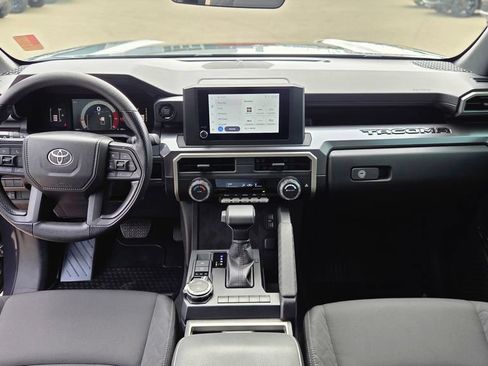 Used 2025 Toyota Tacoma SR5 AWD/4WD image 26