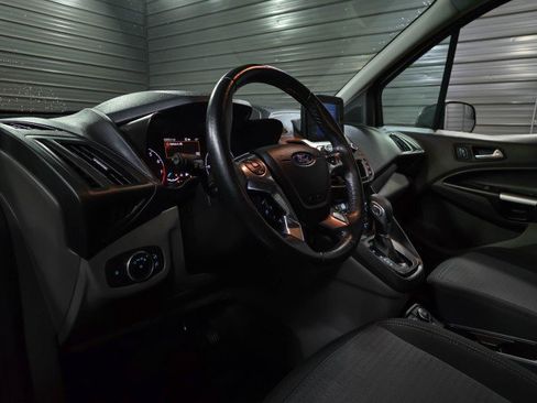 Used 2019 Ford Transit Connect XLT w/ Driver-Assist Package image 10