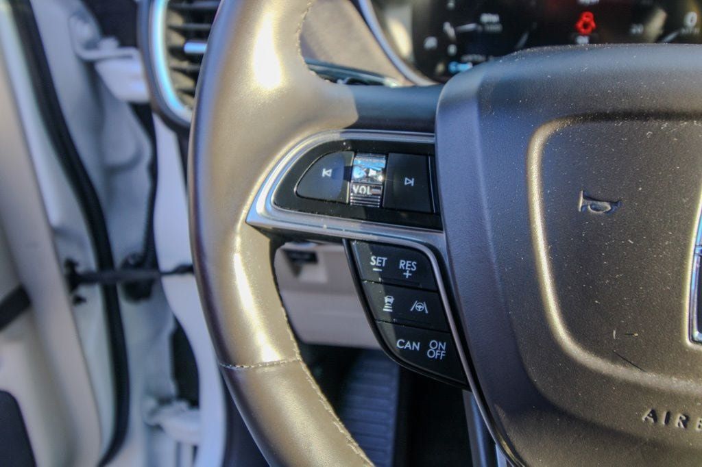 Used 2020 Lincoln Nautilus Reserve AWD/4WD image 23