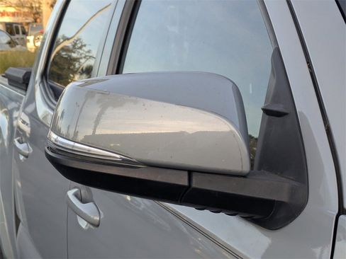 Used 2018 Toyota Tacoma TRD Sport image 13