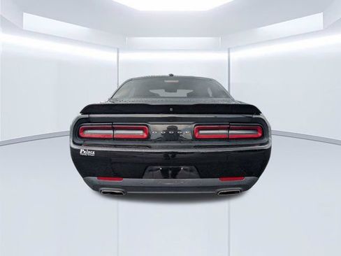 Used 2022 Dodge Challenger GT RWD image 5