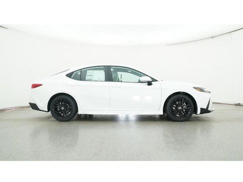 New 2026 Toyota Camry SE image 27