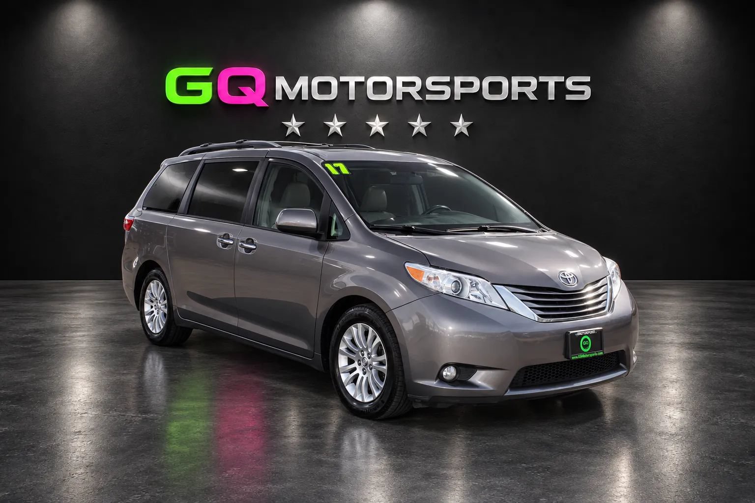 Used 2017 Toyota Sienna XLE w/ XLE Navigation Package FWD image 1