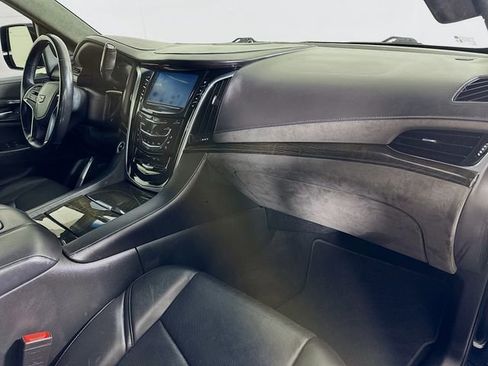 Used 2019 Cadillac Escalade Platinum image 33
