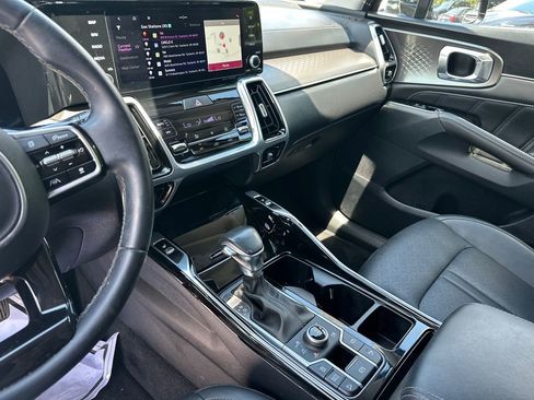 Certified 2023 Kia Sorento SX AWD/4WD image 34
