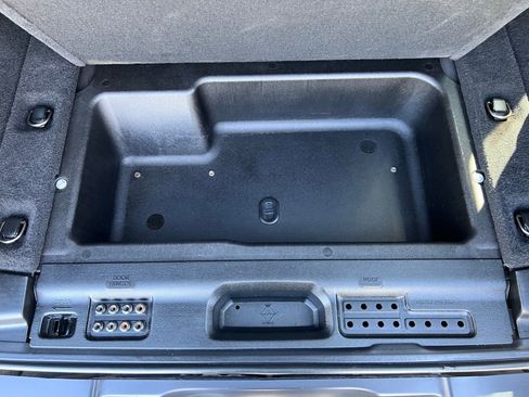 Used 2020 Jeep Wrangler Unlimited Sahara AWD/4WD image 13