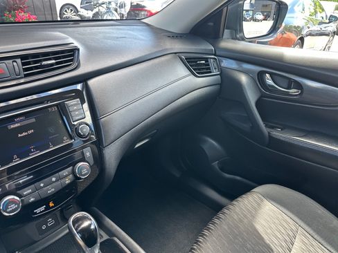 Used 2020 Nissan Rogue S AWD/4WD image 28