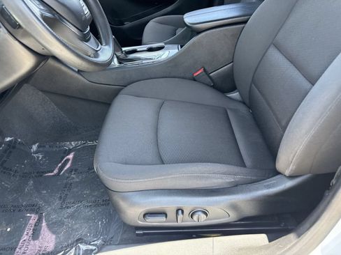 Used 2020 Chevrolet Malibu LT FWD image 18