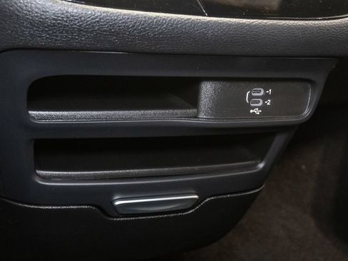 New 2026 Chrysler Pacifica Select FWD image 21