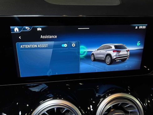 Certified 2025 Mercedes-Benz GLA 35 AMG AMG GLA 35 image 39