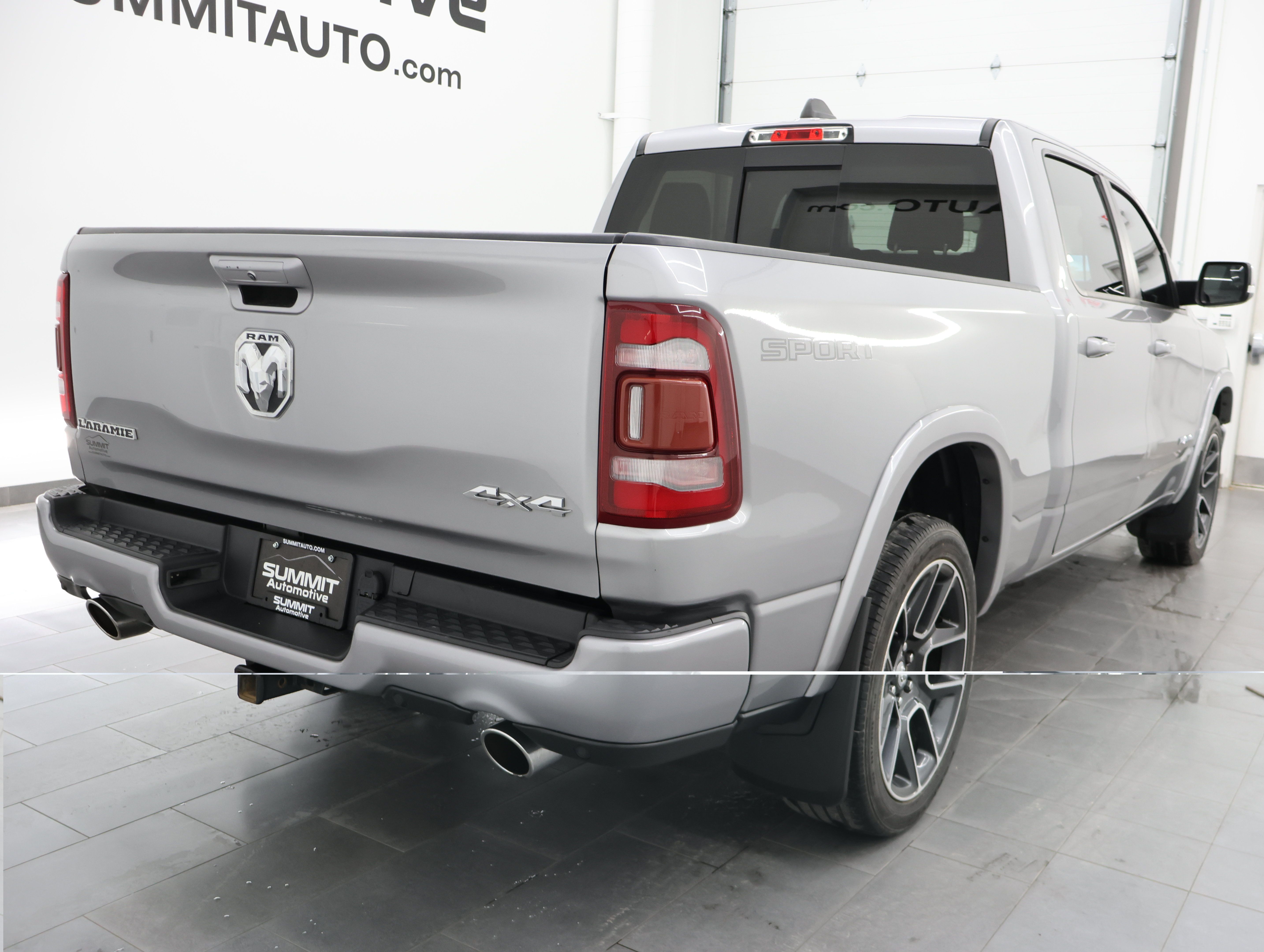 Used 2020 RAM 1500 Laramie AWD/4WD image 4
