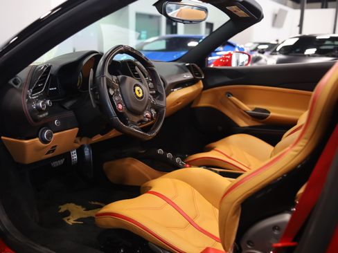 Used 2019 Ferrari 488 Spider RWD image 16