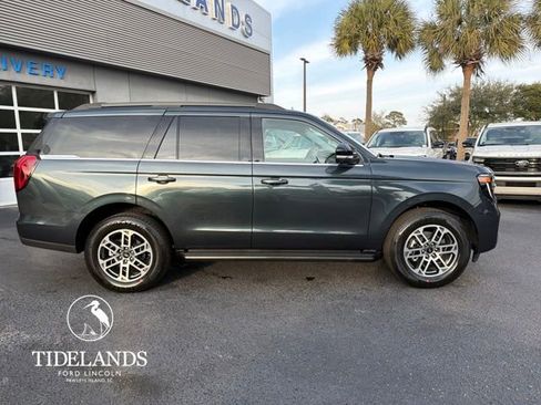 New 2026 Ford Expedition Active image 8