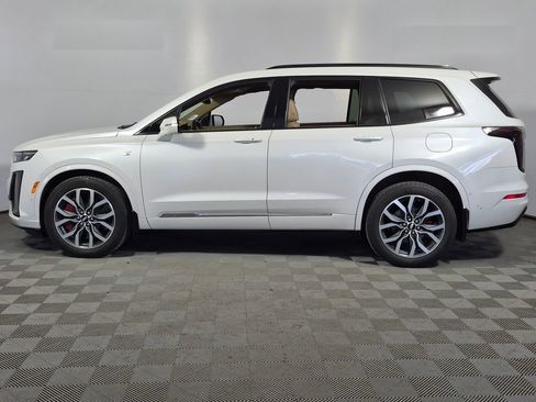 Used 2024 Cadillac XT6 Sport w/ Platinum Package image 4