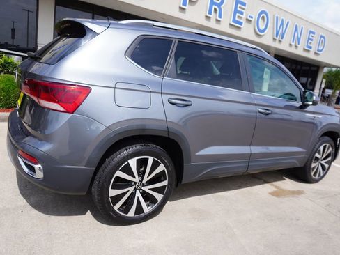 Used 2024 Volkswagen Taos SE FWD image 6