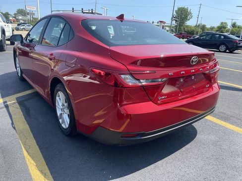 Used 2025 Toyota Camry LE FWD image 31