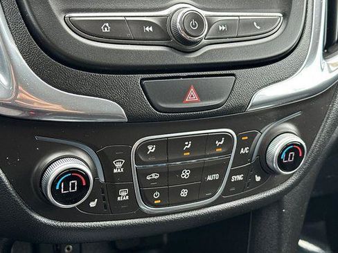 Used 2018 Chevrolet Equinox LT FWD image 20