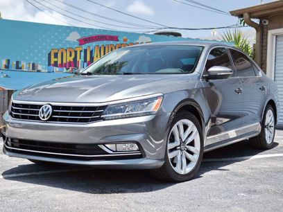 Used 2016 Volkswagen Passat 1.8T w/ Lighting Package