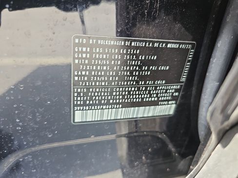 Certified 2023 Volkswagen Tiguan SE image 9