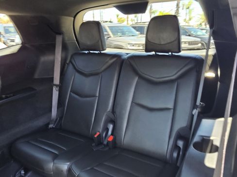 Used 2020 Cadillac XT6 Premium Luxury FWD image 21