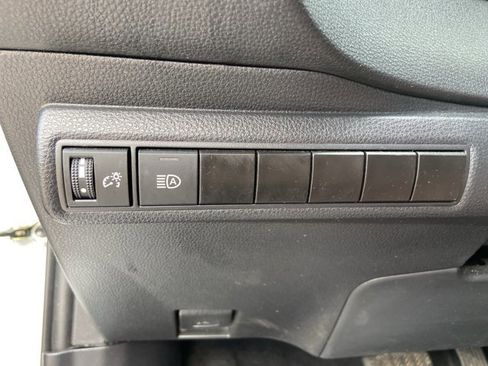 Used 2024 Toyota Corolla LE image 43