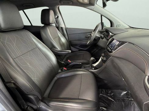 Used 2020 Chevrolet Trax LT w/ Driver Confidence Package FWD image 33