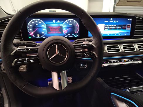 New 2026 Mercedes-Benz GLS 450 4MATIC image 14