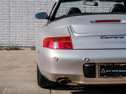 Used 2000 Porsche 911 Cabriolet image 42