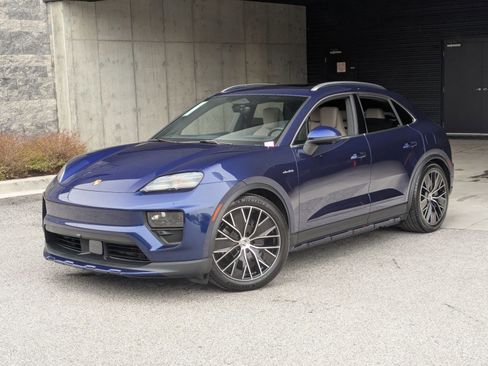 New 2026 Porsche Macan 4 Electric AWD/4WD image 1
