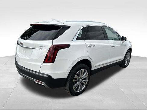Used 2024 Cadillac XT5 Premium Luxury AWD/4WD image 2