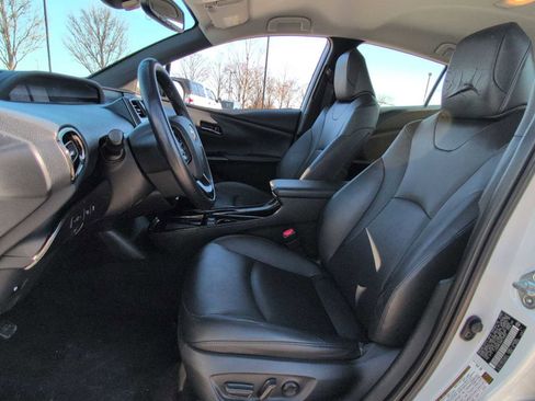 Used 2021 Toyota Prius L Eco image 17
