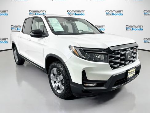 Used 2025 Honda Ridgeline TrailSport image 3