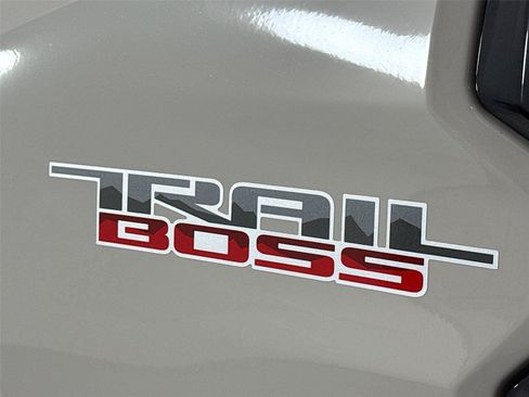 Used 2026 Chevrolet Colorado Trail Boss AWD/4WD image 14